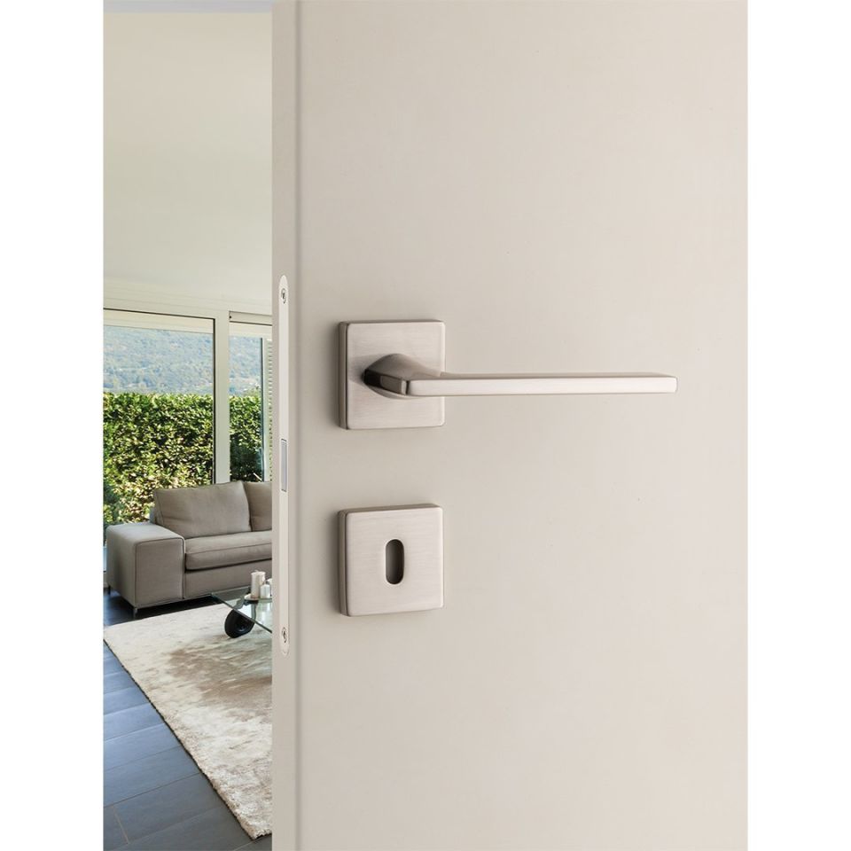 Slim Rozetli Kapı Kolu WC - Siyah