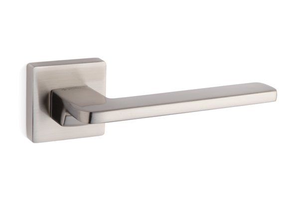 GIADA Rozetli Kapı Kolu WC - Saten
